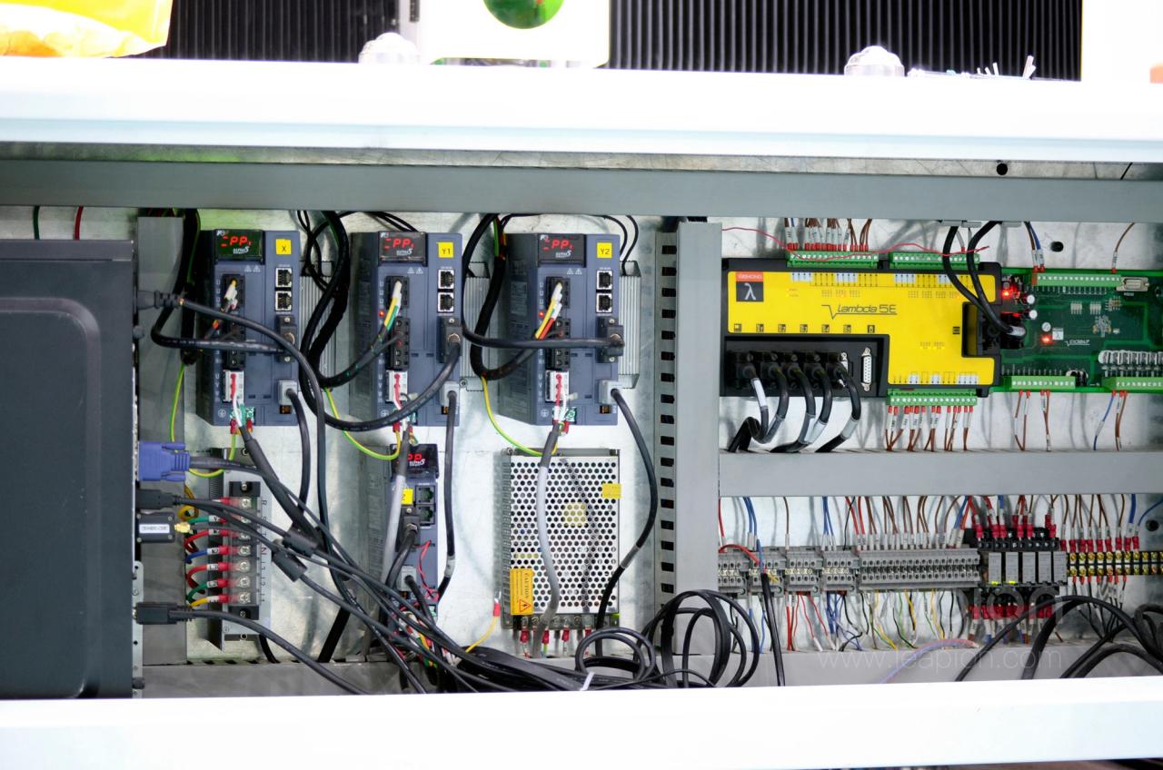 1500*3000mm 500w Racuys Or Ipg Fiber Laser Cutting Machine Mesin Pemotong Laser Fiber 1500*3000mm 500w Racuys Atau Ipg