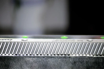 1500*3000mm 500w Racuys Or Ipg Fiber Laser Cutting Machine Mesin Pemotong Laser Fiber 1500*3000mm 500w Racuys Atau Ipg