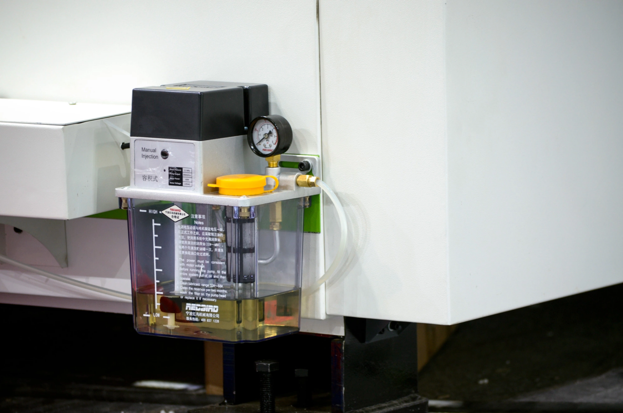 1500*3000mm 500w Racuys Or Ipg Fiber Laser Cutting Machine Mesin Pemotong Laser Fiber 1500*3000mm 500w Racuys Atau Ipg