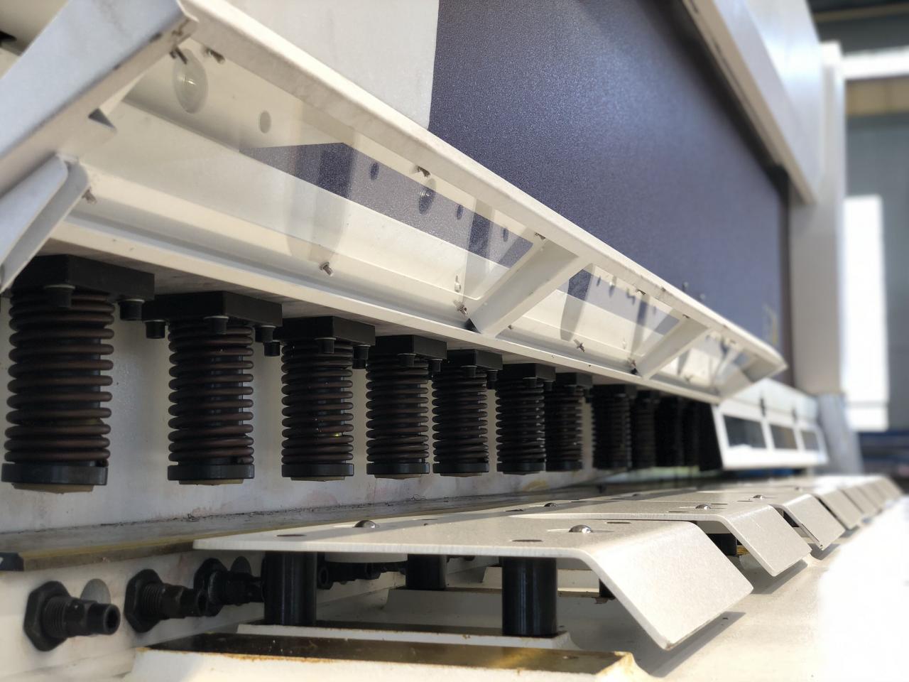 16mm Hydraulic Guillotine Shearing Machine For Sheet Metal Cutting 6 Meters Mesin Gunting Guillotine Hidraulik 16mm Untuk Memotong Lembaran Logam 6 Meter