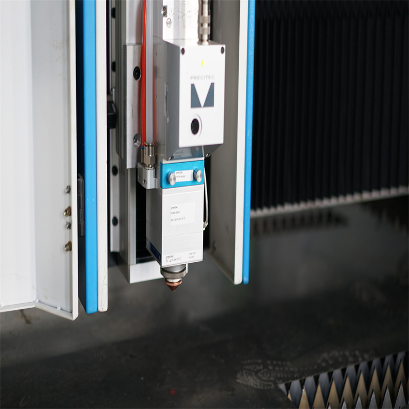 Mesin Pemotong Laser Logam 2000w Cnc Sheet Metal Fiber Laser Cutting Machine
