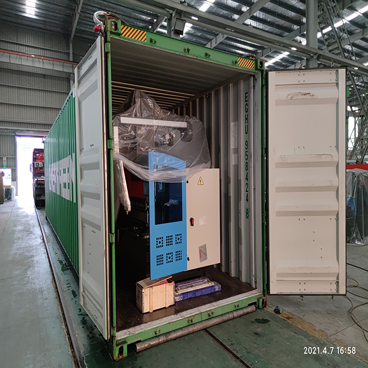 Mesin Brek Tekan Hidraulik 300t/4000