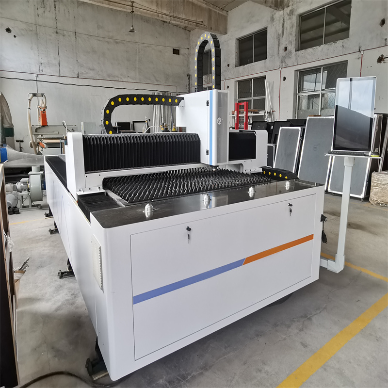 3015 1000w 1500w 3000w Mesin Pemotong Laser Gentian Logam Cnc Untuk Keluli Tahan Karat