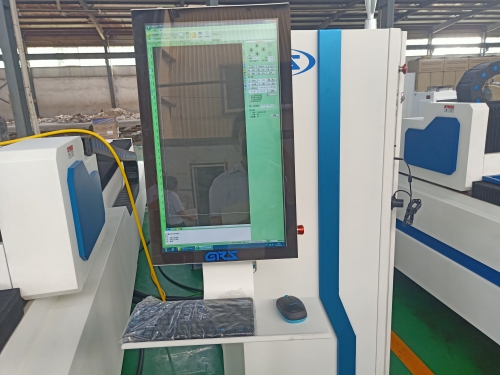 3015 Fiber Laser Cutting Machine For Metal Tube Carbon Sheet Steel Mesin Pemotong Laser Gentian 3015 Untuk Keluli Lembaran Karbon Tiub Logam