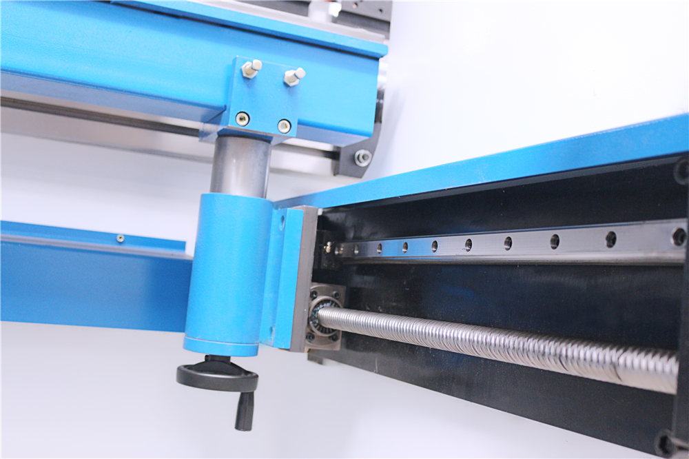 3+1 Axis Cnc Hydraulic Press Brake With Esa System Brek Tekan Hidraulik Axis Cnc 3+1 Dengan Sistem Esa