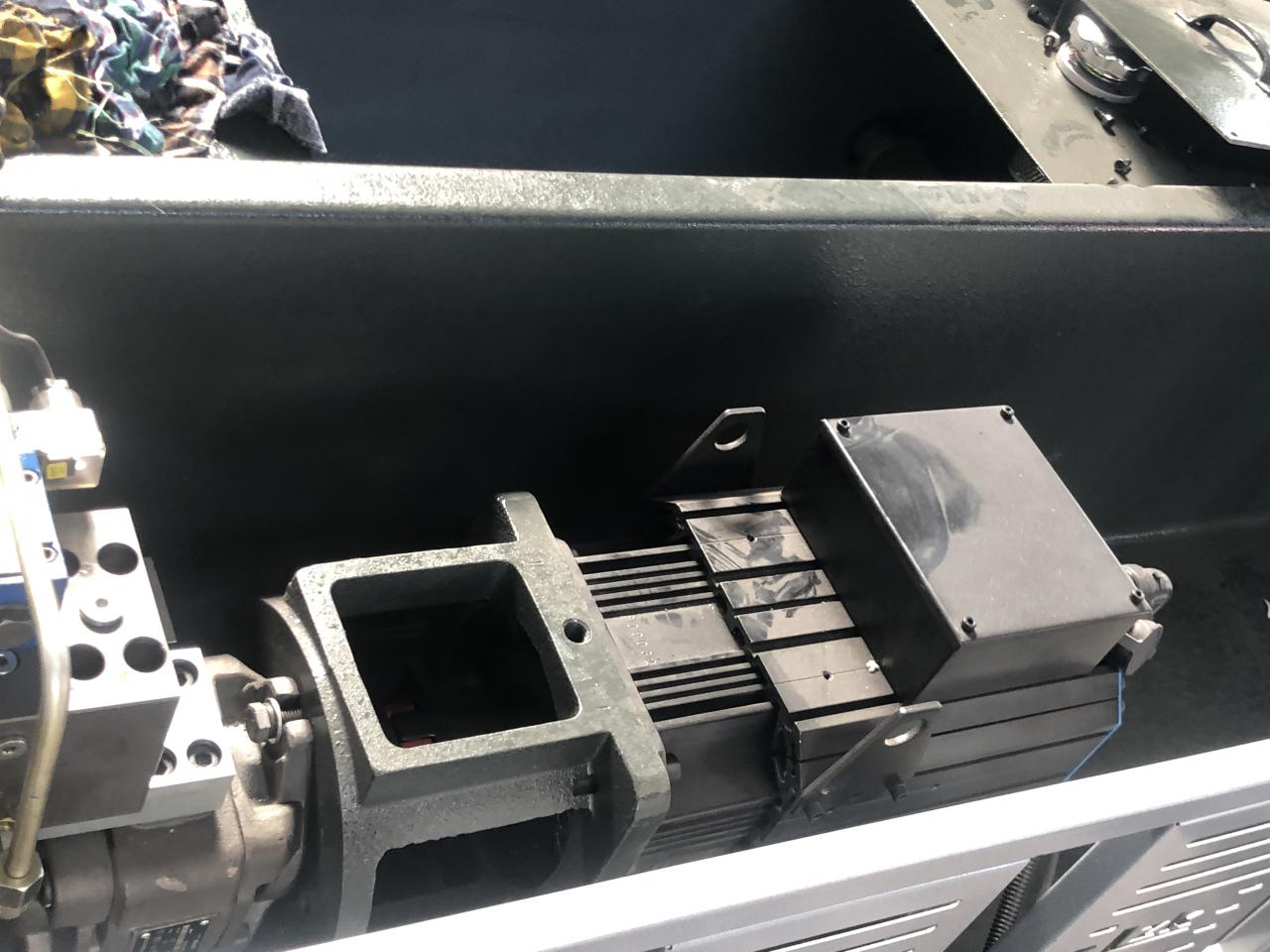 3+1 Axis Cnc Hydraulic Press Brake With Esa System Brek Tekan Hidraulik Axis Cnc 3+1 Dengan Sistem Esa