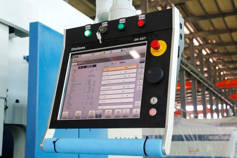 4 Axis Cnc Tandem Press Brake With Delem Da58t 2d Graphical Controller Brek Tekan Tandem 4 Paksi Cnc Dengan Pengawal Grafik 2d Delem Da58t