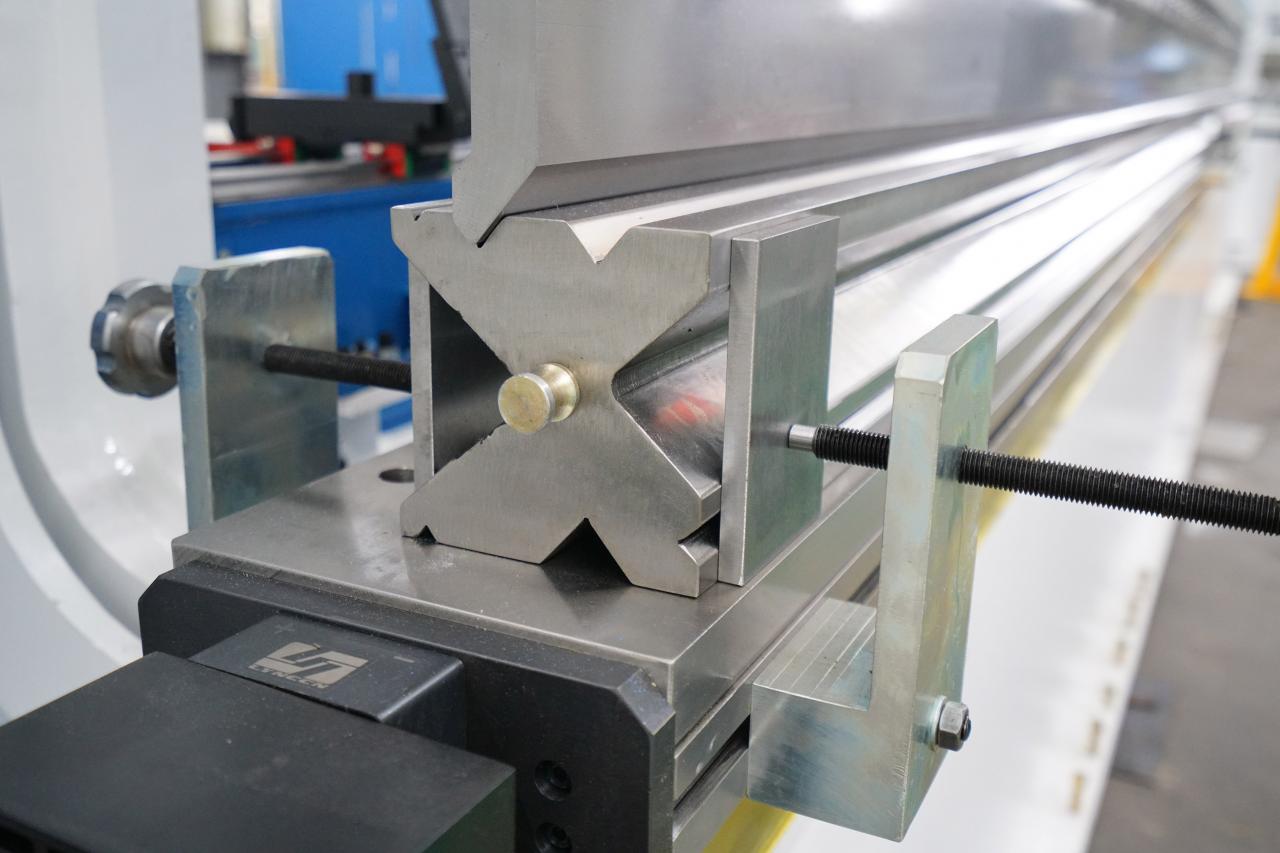 4 Axis Cnc Tandem Press Brake With Delem Da58t 2d Graphical Controller Brek Tekan Tandem 4 Paksi Cnc Dengan Pengawal Grafik 2d Delem Da58t