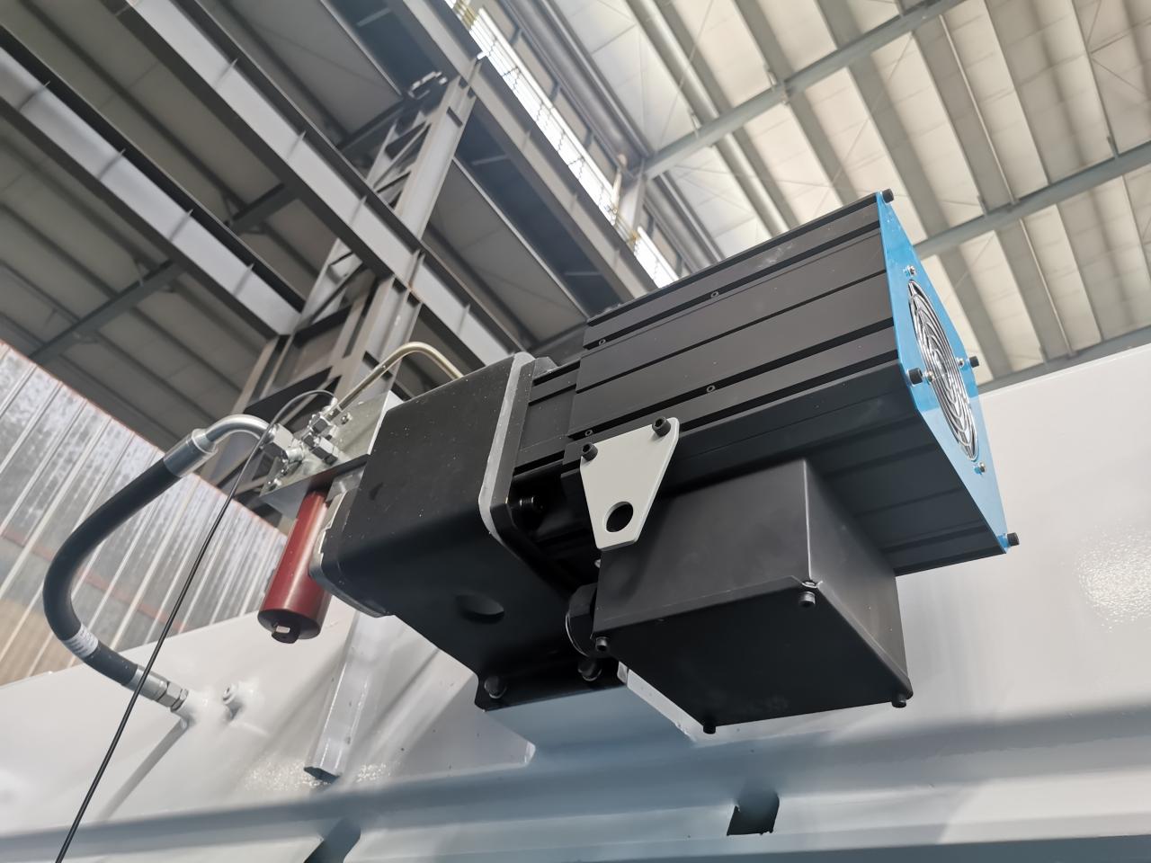 4 Axis Cnc Tandem Press Brake With Delem Da58t 2d Graphical Controller Brek Tekan Tandem 4 Paksi Cnc Dengan Pengawal Grafik 2d Delem Da58t