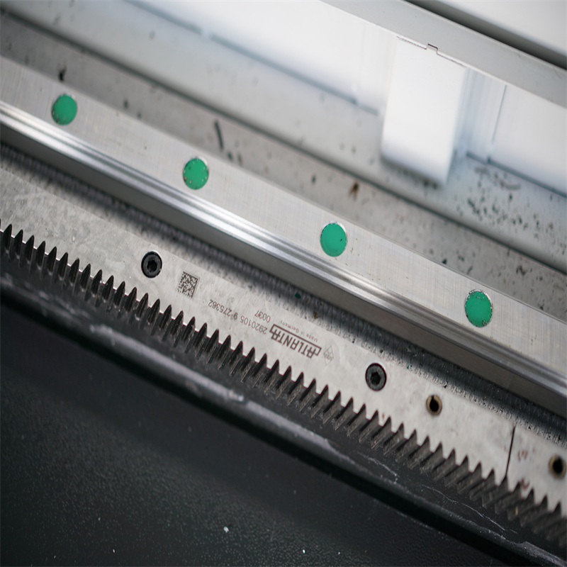 Mesin Pemotong Laser Gentian 500W 1500W 4Kw Pemotong Laser Logam Lembaran 2000Watt 3kw