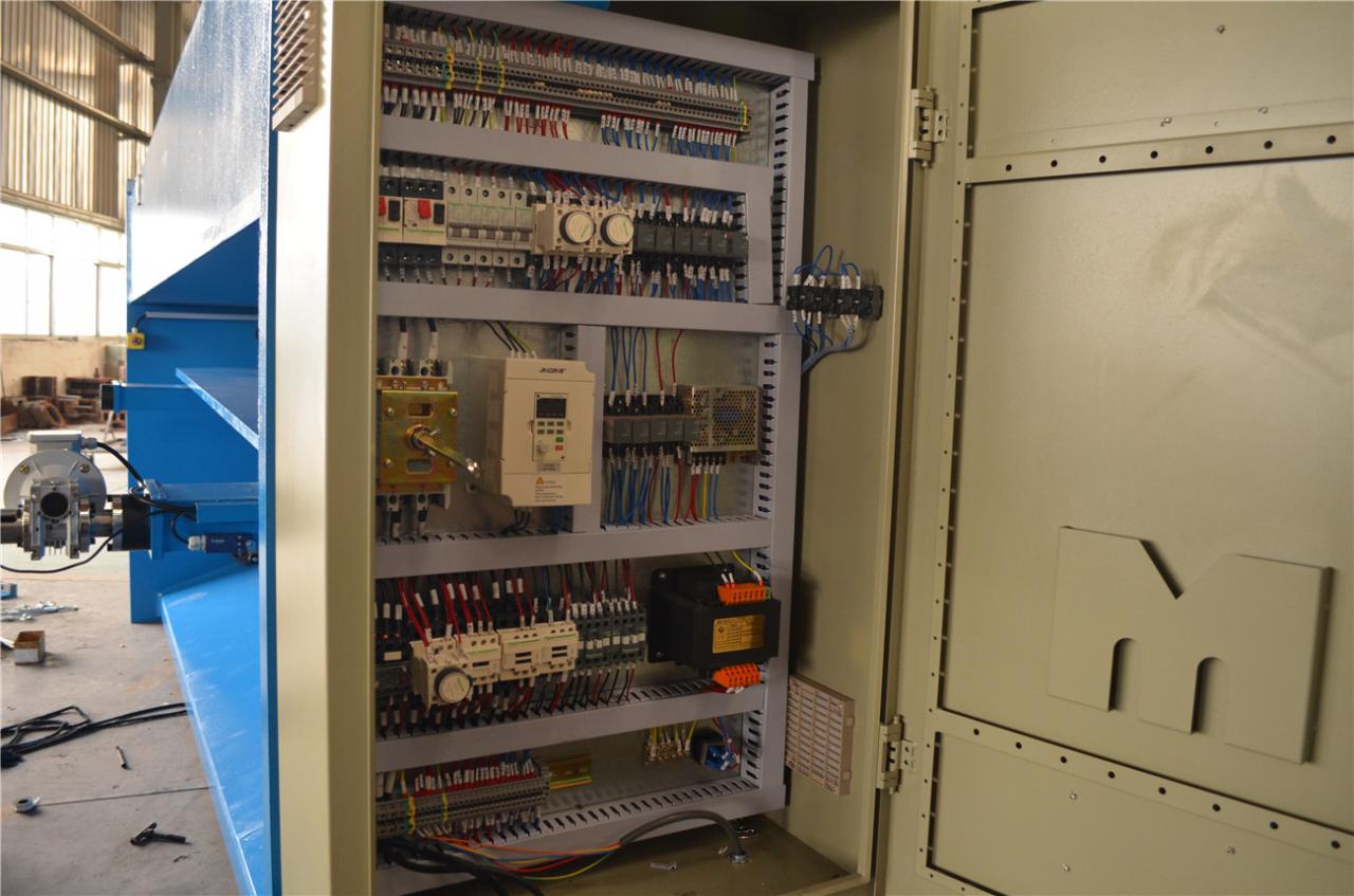 6*3200mm Guillotine Shears Metal Shear Hydraulic Iron Sheet Cutting Shearing Machine 6*3200mm Gunting Guillotine Logam Ricih Hidraulik Kepingan Besi Memotong Mesin Gunting