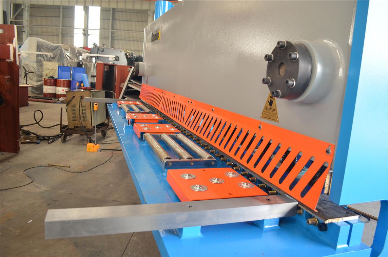 6*3200mm Guillotine Shears Metal Shear Hydraulic Iron Sheet Cutting Shearing Machine 6*3200mm Gunting Guillotine Logam Ricih Hidraulik Kepingan Besi Memotong Mesin Gunting