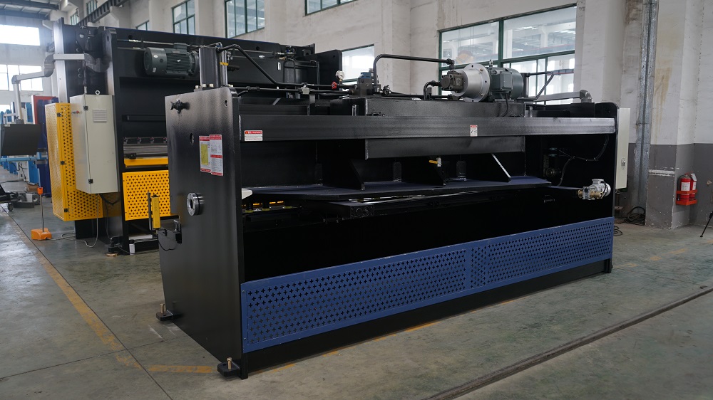 6*3200mm Guillotine Shears Metal Shear Hydraulic Iron Sheet Cutting Shearing Machine 6*3200mm Gunting Guillotine Logam Ricih Hidraulik Kepingan Besi Memotong Mesin Gunting