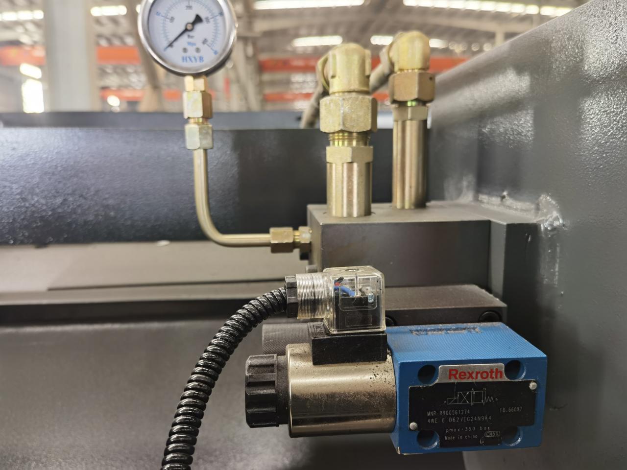 Mesin Pemotong Plat Keluli Tahan Karat 6x3200mm, Mesin Gunting Kepingan Besi Automatik