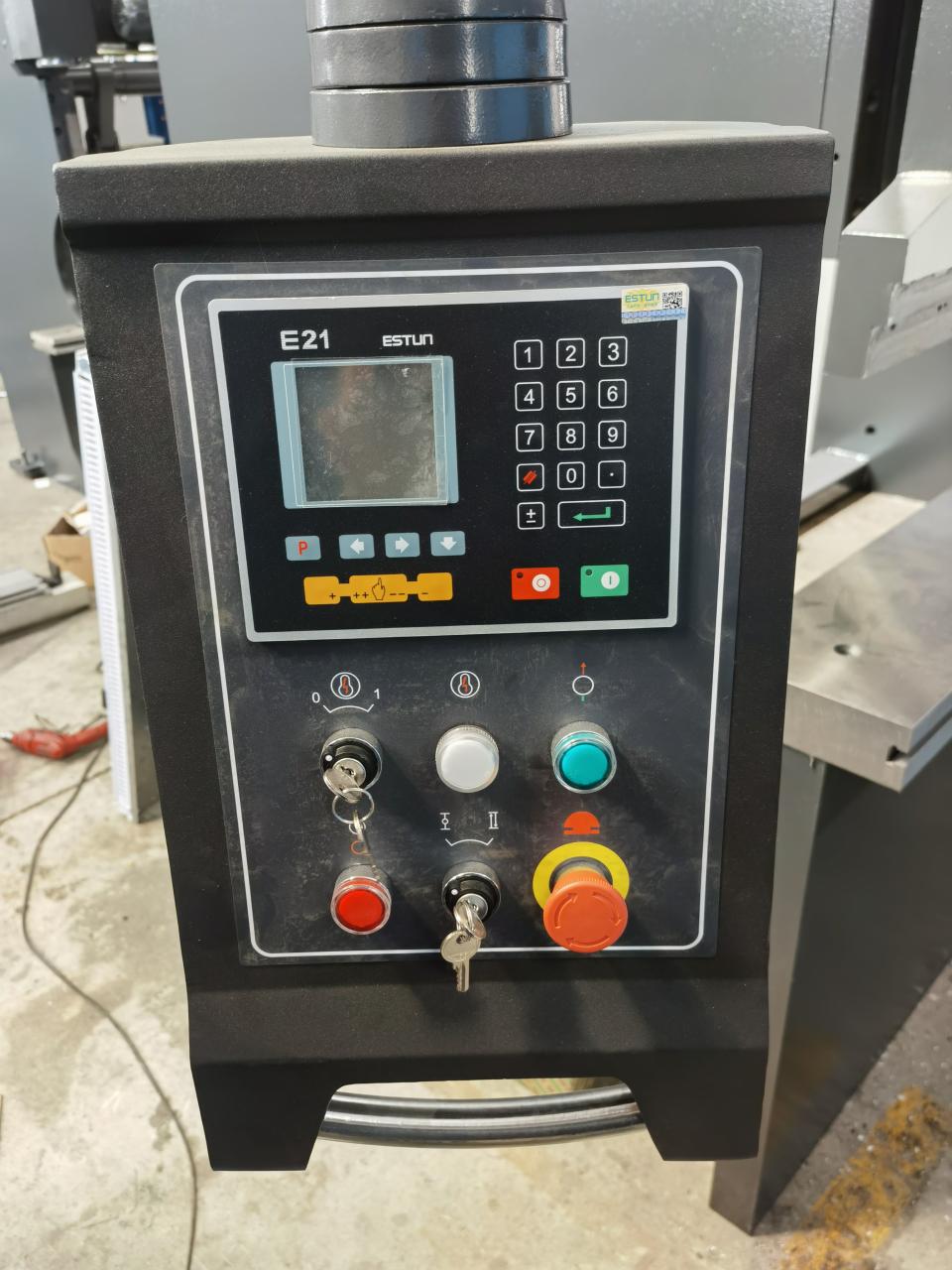 Mesin Pemotong Plat Keluli Tahan Karat 6x3200mm, Mesin Gunting Kepingan Besi Automatik