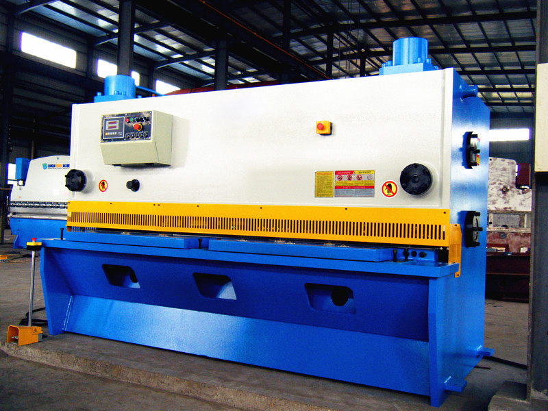 Aluminium Cutting Machine Hydraulic Guillotine Shearing Machine Pendulum Plate Shears Mesin Pemotong Aluminium Mesin Gunting Hidraulik Guillotine Gunting Plat Pendulum