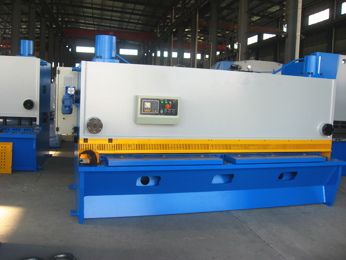 Aluminium Cutting Machine Hydraulic Guillotine Shearing Machine Pendulum Plate Shears Mesin Pemotong Aluminium Mesin Gunting Hidraulik Guillotine Gunting Plat Pendulum