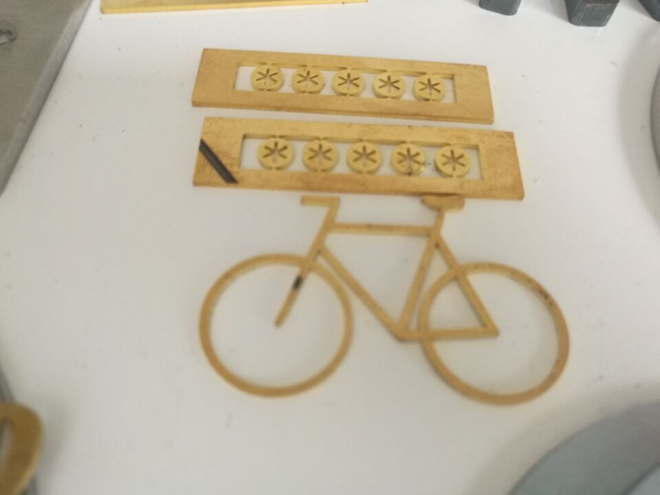 Mesin Pemotong Logam Laser Fiber Cnc 2000w Mesin Pemotong Laser Fiber