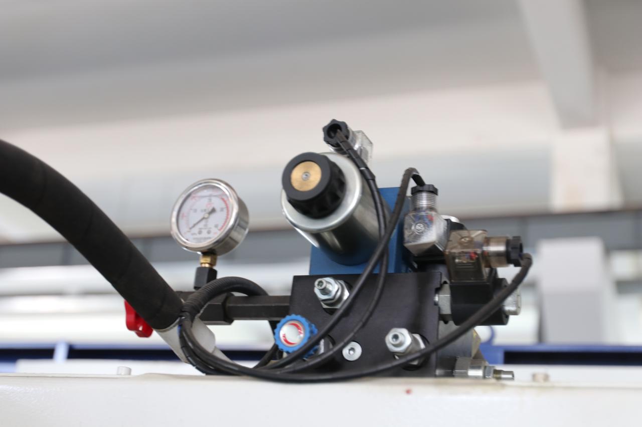 Cnc Hydraulic Press Brake Machine Bending Servo Electric Press Brake 40T Mesin Brek Tekan Hidraulik Cnc Servo Lentur Brek Tekan Elektrik 40T