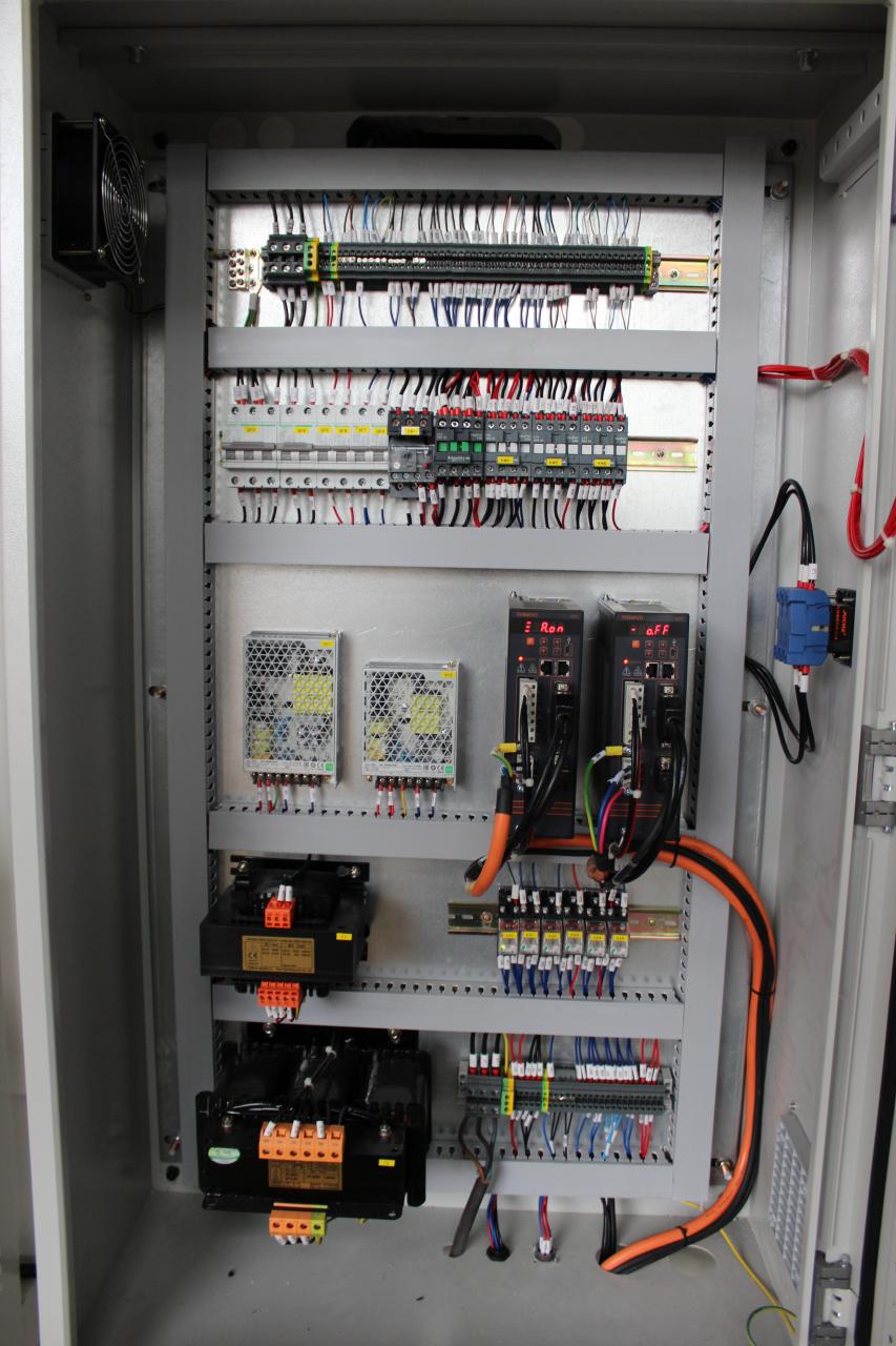 Mesin Brek Penekan Logam Cnc