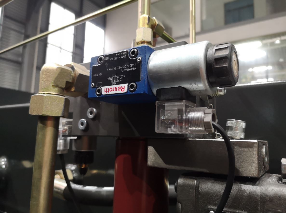 Delem Da66t 125 3+1 4+1 6+1 8+1 Cnc Hydraulic Press Brake For Metal Plate Bending Delem Da66t 125 3+1 4+1 6+1 8+1 Cnc Hydraulic Press Brek Untuk Lenturan Plat Logam