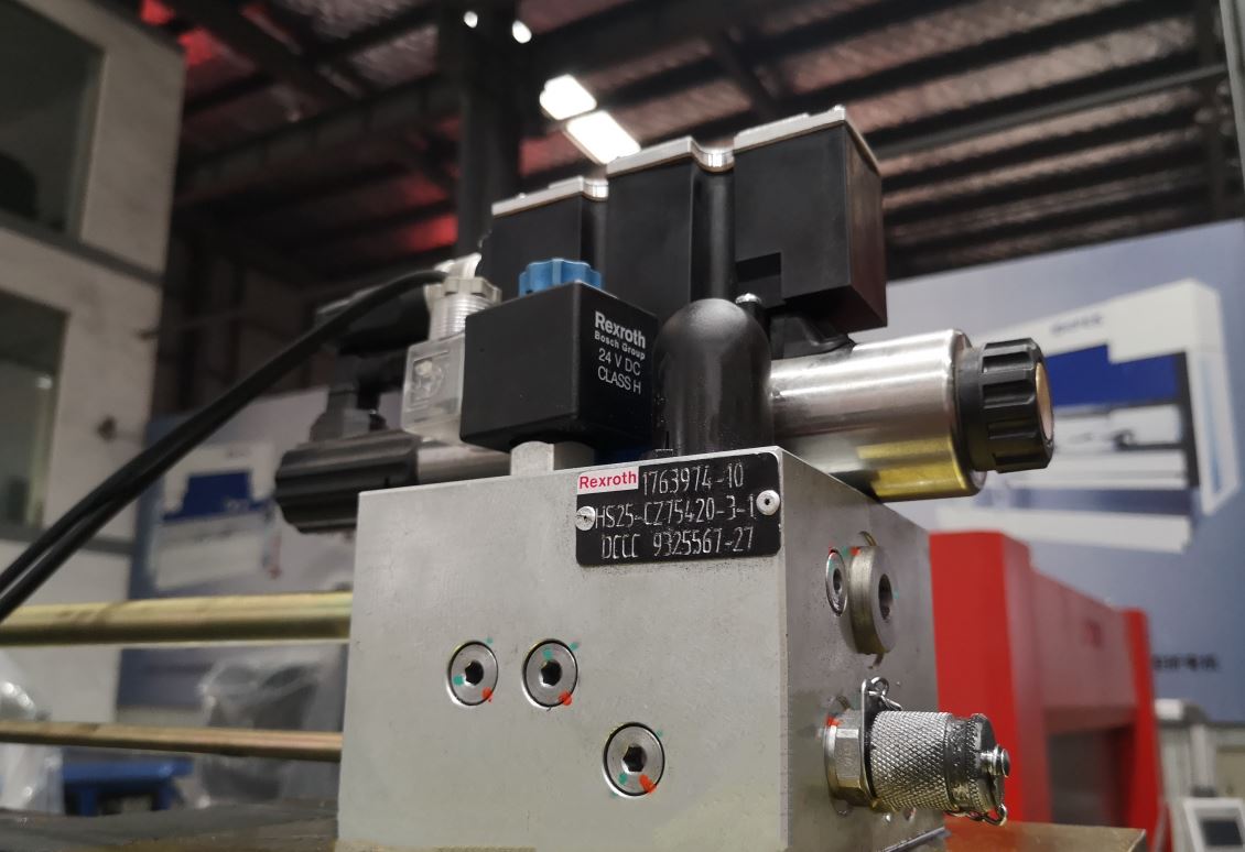 Delem Da66t 125 3+1 4+1 6+1 8+1 Cnc Hydraulic Press Brake For Metal Plate Bending Delem Da66t 125 3+1 4+1 6+1 8+1 Cnc Hydraulic Press Brek Untuk Lenturan Plat Logam