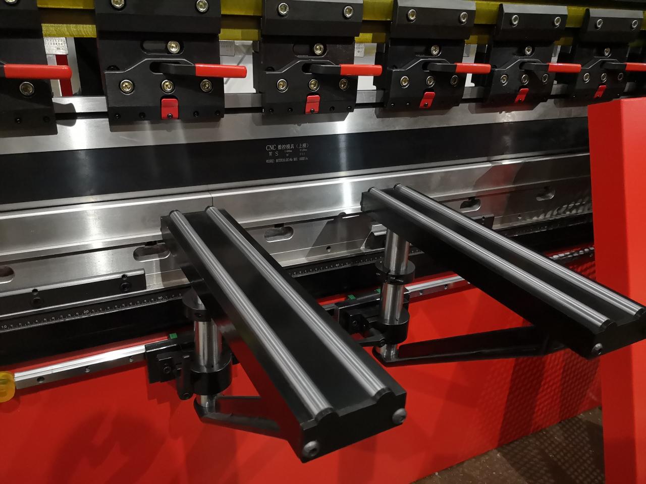 Delem Da66t 125 3+1 4+1 6+1 8+1 Cnc Hydraulic Press Brake For Metal Plate Bending Delem Da66t 125 3+1 4+1 6+1 8+1 Cnc Hydraulic Press Brek Untuk Lenturan Plat Logam