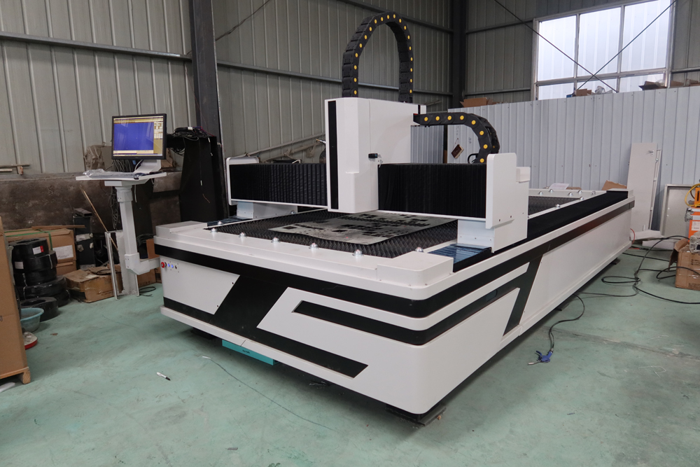 High Precision Fiber Laser Cutting Metal Stainless Steel Carbon 2000w Kepersisan Tinggi Fiber Laser Memotong Logam Karbon Keluli Tahan Karat 2000w