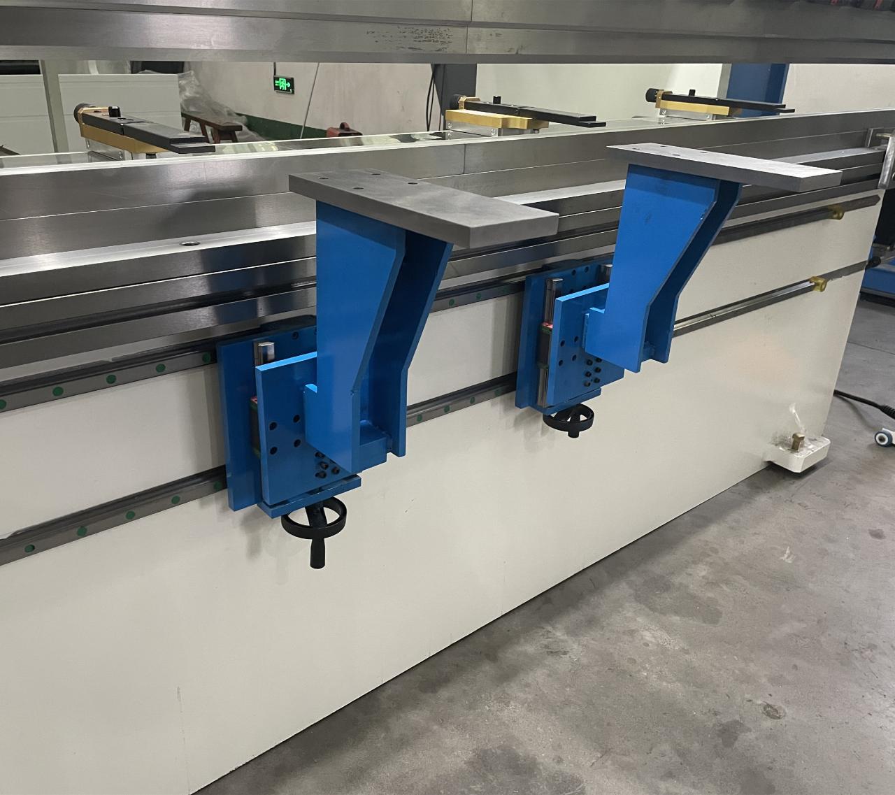 High Quality 3m Press Brake Machine Hydraulic 100 Ton For Sheet Metal Bending Mesin Brek Tekan 3m Berkualiti Tinggi Hidraulik 100 Tan Untuk Lenturan Lembaran Logam