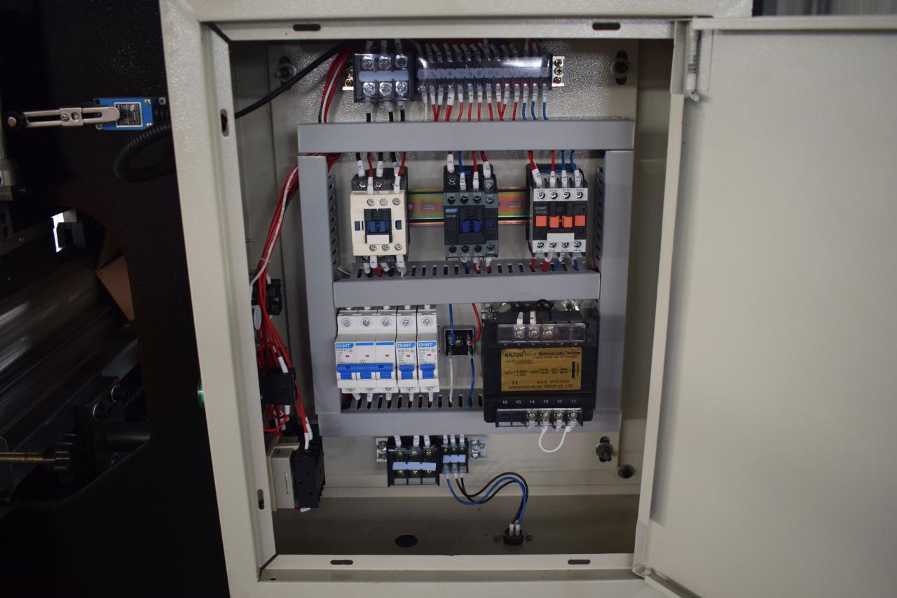 Mesin Brek Tekan Cnc Lembaran Hidraulik Lentur Wc67y