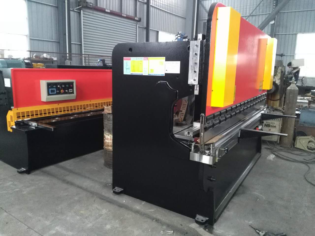 Hydraulic Swing Beam Guillotine Shears Qc12y-4x2500 Gunting Guillotine Rasuk Ayunan Hidraulik Qc12y-4x2500