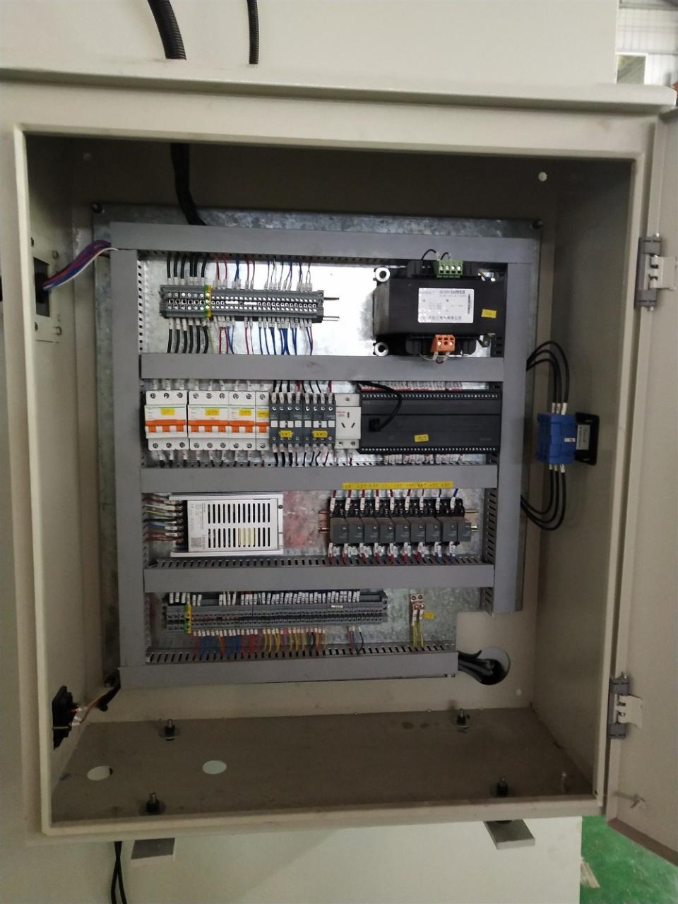 Mesin Penekan Penebuk Berprestasi Tinggi Klac Geseran Pneumatik