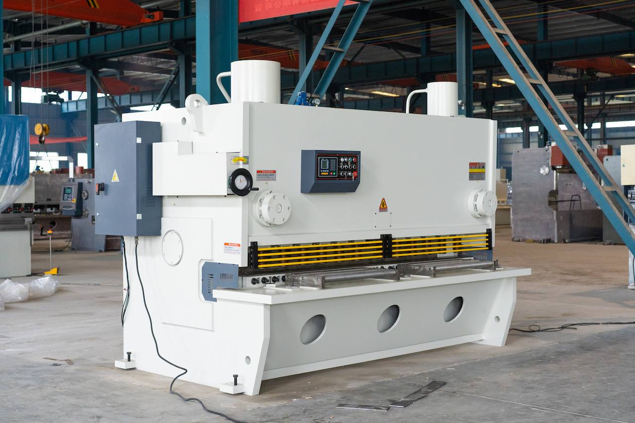 Qc11y 8x3200 Sheet Metal Shearing Machine Steel Plate Hydraulic Shearing Machine Mesin Ricih Logam Lembaran Qc11y 8x3200 Mesin Ricih Hidraulik Plat Keluli