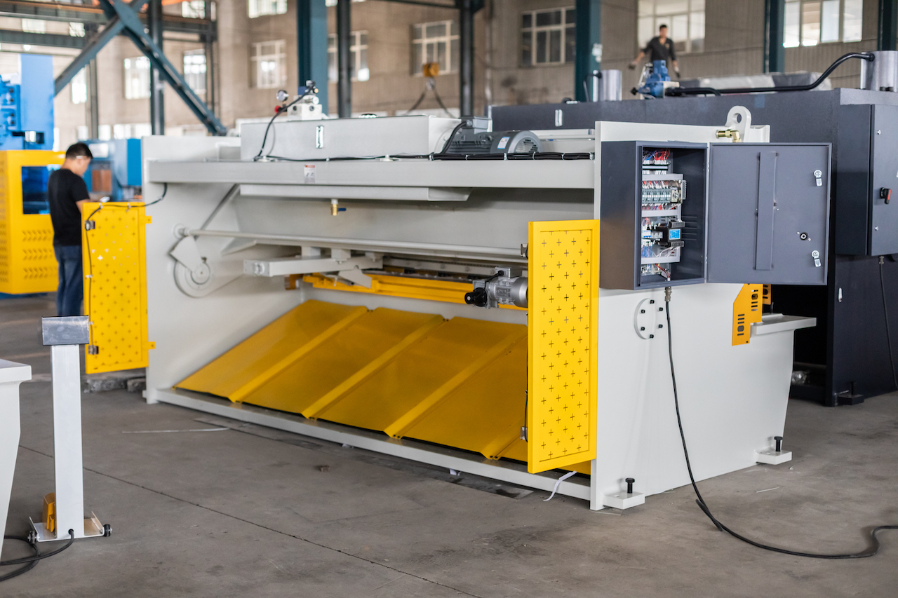 Mesin Ricih Logam Lembaran Qc11y 8x3200 Mesin Ricih Hidraulik Plat Keluli