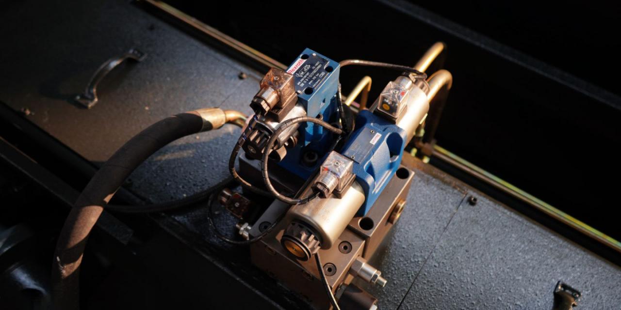 Wc67 Hydraulic Press Brake / CNC Press Bending Machine / Plate Bending Machine China Brek Tekan Hidraulik Wc67 / Mesin Lentur Tekan CNC / Mesin Lentur Plat China