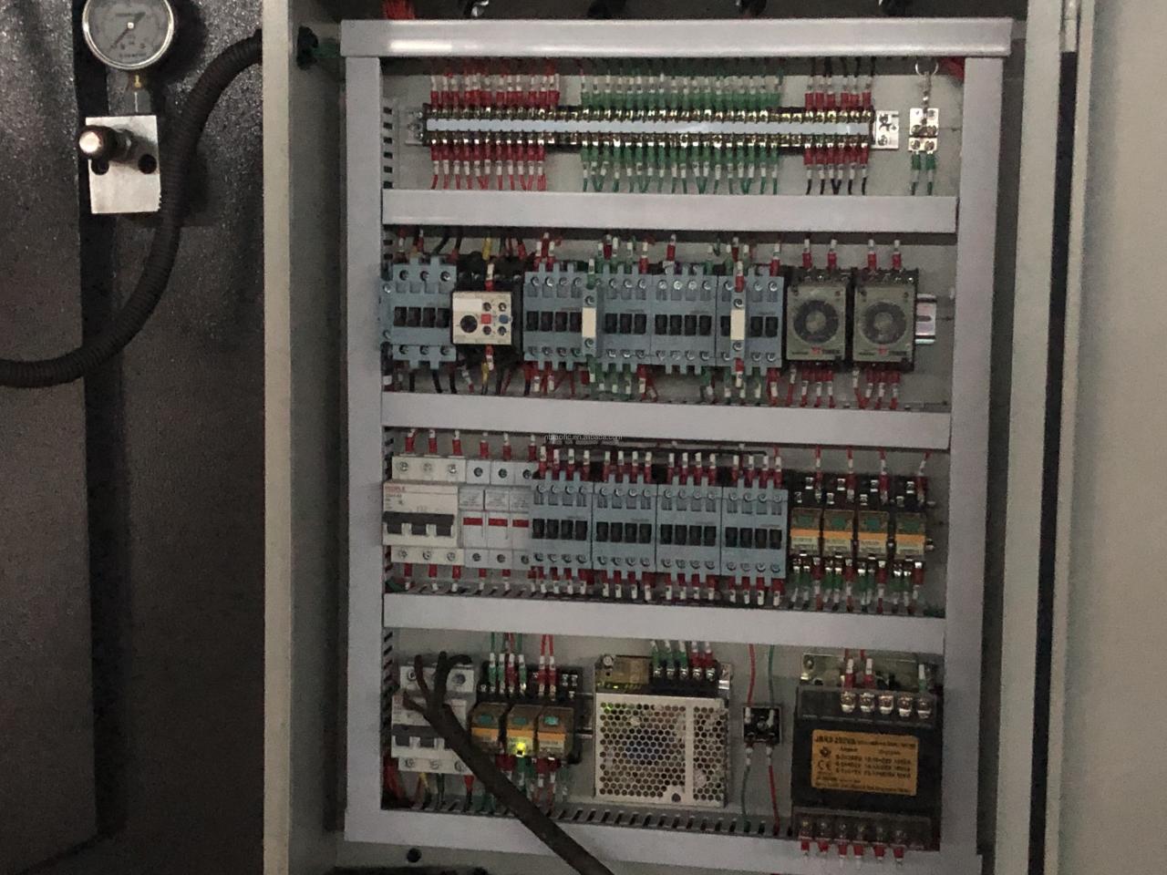 Wc67k Cnc Aluminum Iron Plate Hydraulic Press Brake Cnc Metal Sheet Bending Machine Wc67k Cnc Aluminium Plat Besi Hidraulik Brek Mesin Lentur Lembaran Logam Cnc