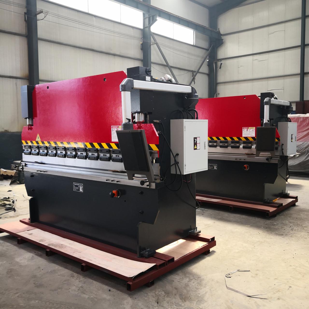 Wc67y-160 4000 Hydraulic Press Brake Cnc Metal Bending Machine For 4000mm Width Steel Wc67y-160 4000 Hydraulic Press Brake Cnc Metal Bending Machine Untuk Keluli Lebar 4000mm