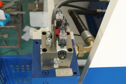 Wc67yk 80 100 160 200 Ton 3200mm E21 Nc Sheet Metal Oil Hydraulic Press Brake Price Wc67yk 80 100 160 200 Tan 3200mm E21 Nc Lembaran Logam Minyak Hydraulic Press Brek Harga